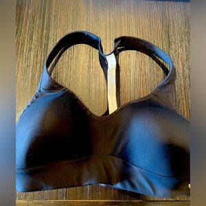 Black Lululemon sports bra
